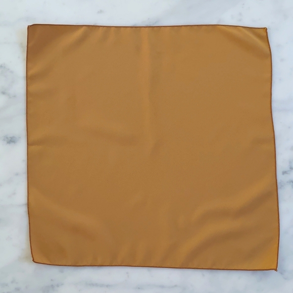 NWOT. Cloth Dinner Napkins, Set of 4 pcs . - Picture 2 of 2